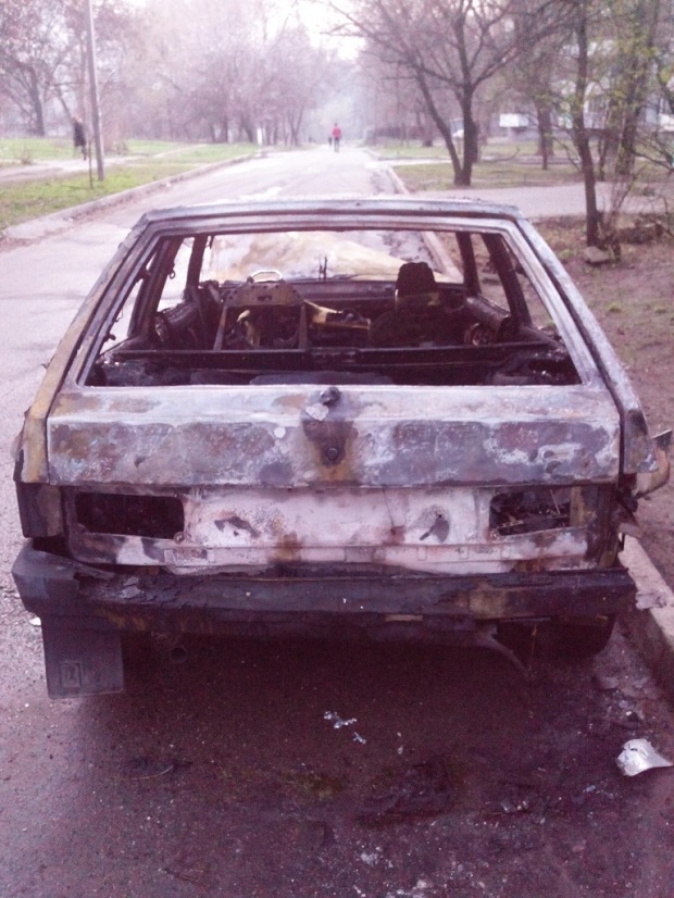 У Запоріжжі під ранок згоріла автівка - фото 1