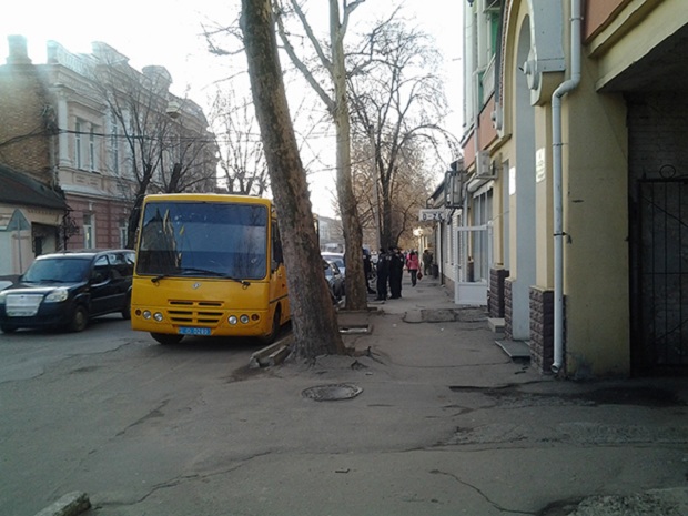 Будівлю Мелітопольського міськвиконкому оточили поліцейські - фото 2