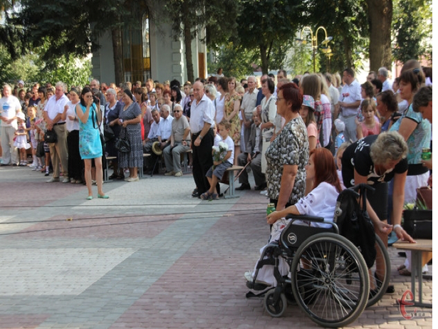 Меморіал пам'яті загиблим в АТО відкрили у Староконстянтинові - фото 3