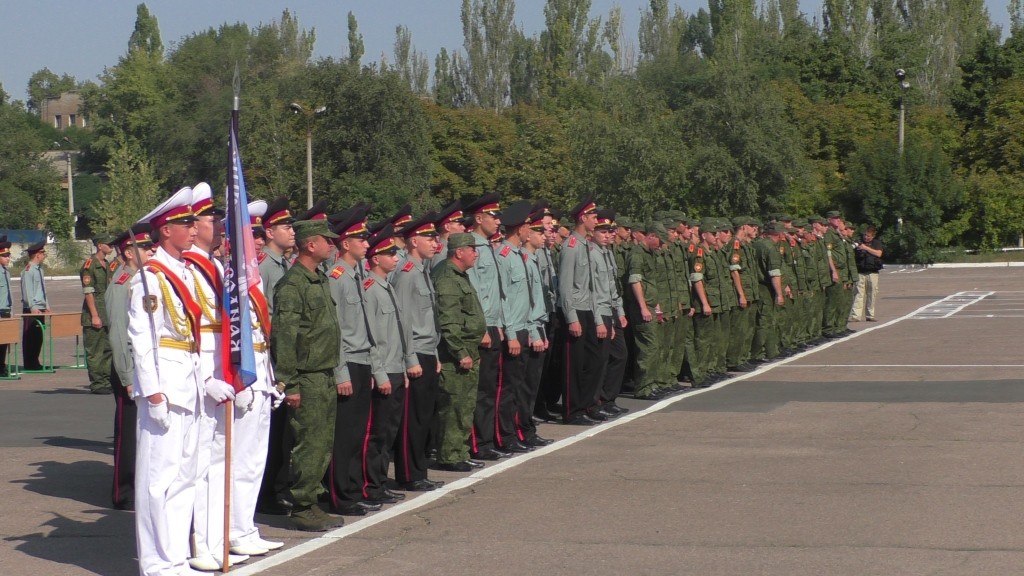 Більше 200 учнів віджатого військового ліцею присягнули на вірність "ДНР" (ФОТО) - фото 1