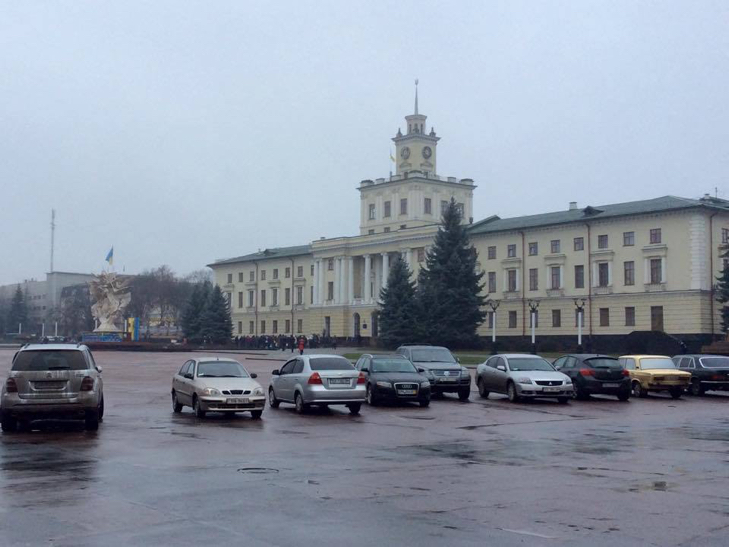 У Хмельницькому на Майдані підприємці пікетують ОДА - фото 1