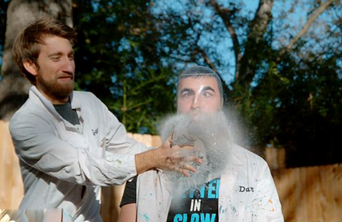 Як вибухає презерватив з водою, напнутий на голову техаського відчайдуха - фото 3
