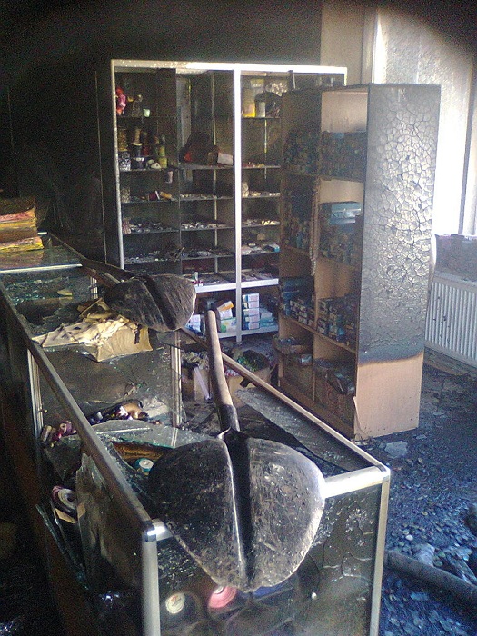 У Лисичанську сгорів торговий центр (ФОТО) - фото 1