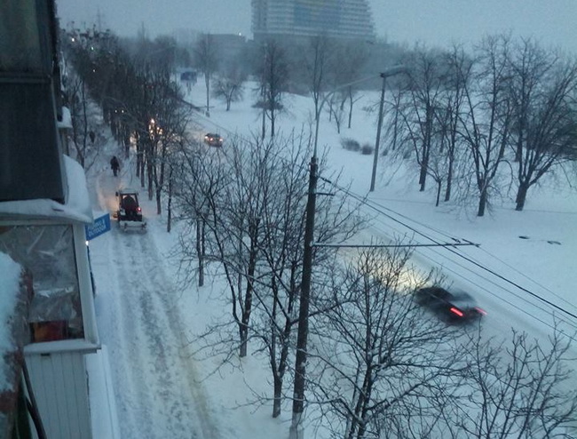 Дніпропетровськ засипає снігом - фото 3