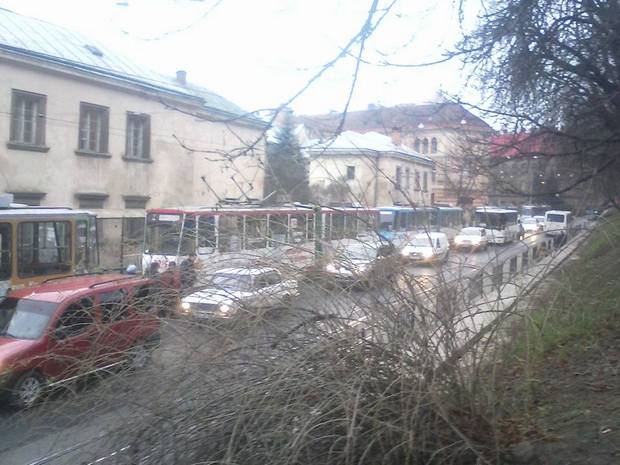 У Львові повністю зупинився рух трамваїв - фото 1