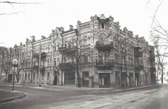 Як змінювалася вулиця Межигірська у Києві за понад 85 років   - фото 4