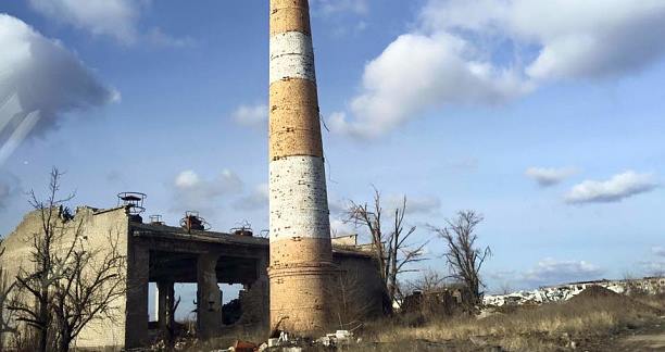 Околиці окупованого Донецька: розстріляний храм, руїни, порожнеча (ФОТО) - фото 8