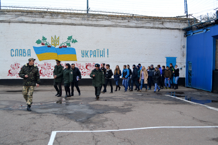 Студентам кіровоградського коледжу подарували на свято екскурсію в тюрму - фото 1