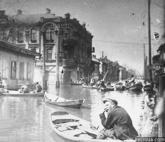 Як змінювалася вулиця Межигірська у Києві за понад 85 років   - фото 2