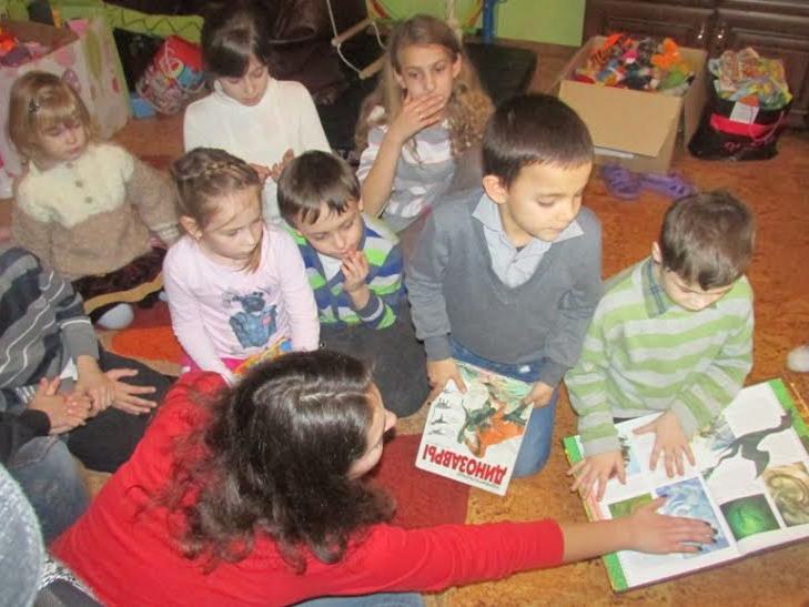 В рамках акції "Книжка під подушку" на Полтавщині, діти отримали понад 600 книг - фото 1