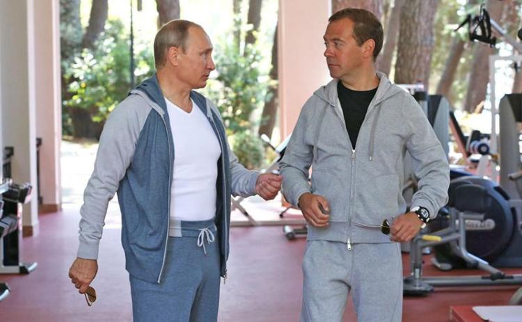 Західні ЗМІ показали розкішні "цяцьки" поплічників Путіна (ФОТО) - фото 19