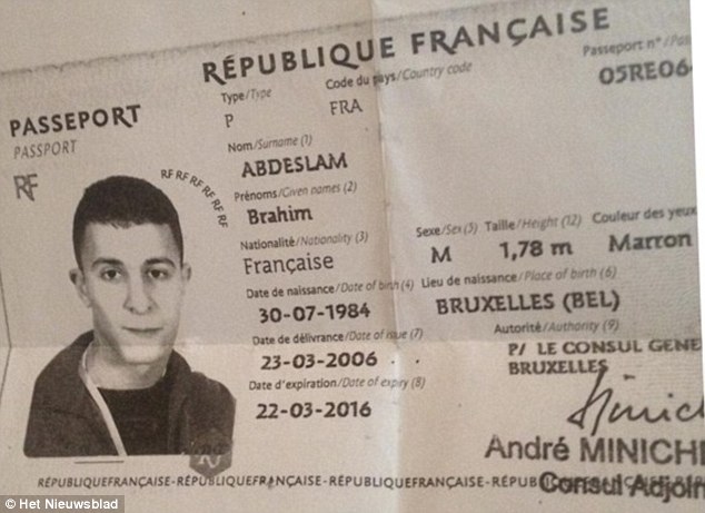 Екс-дружина паризького терориста: Він не ходив до мечеті і курив травку  - фото 1