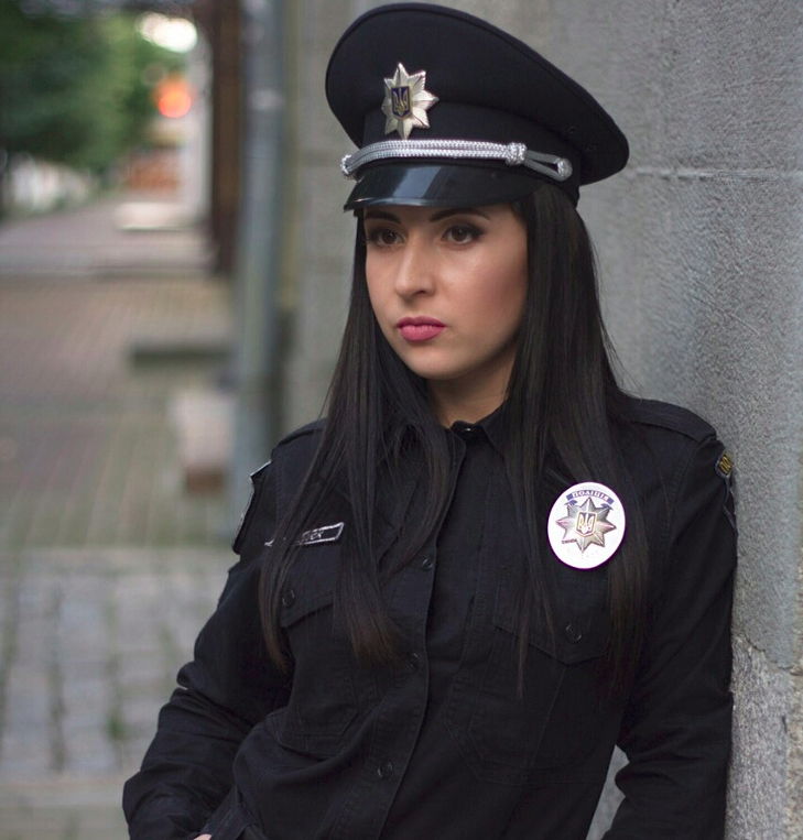 У Кіровограді є своя сексі-поліцейська - фото 1
