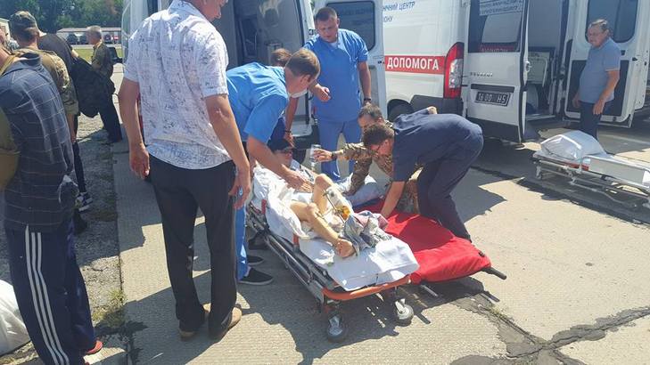 До Одеси прибув черговий борт з пораненими в зоні АТО - фото 1