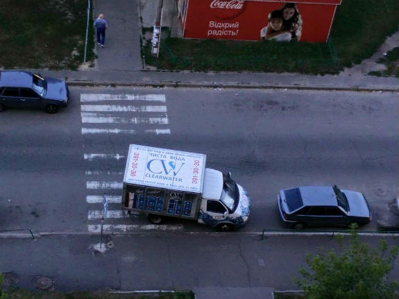 Столичний водій вантажівки став переможцем конкурсу "Паркуюсь, як мудак" - фото 1