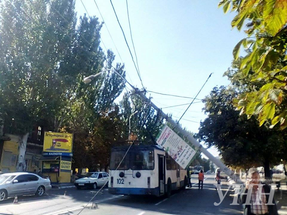 У Маріуполі 61-річний стовп протаранив тролейбус (ФОТО) - фото 2