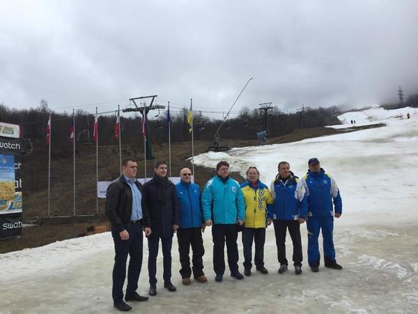 На Закарпатті у калюжі та у жахливих умовах провели Чемпіонат України з лиж - фото 2