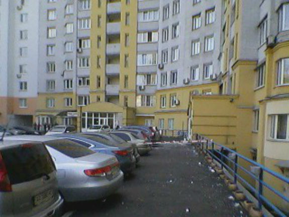 У Києві знову вибух: в повітря злетіла автівка  - фото 2