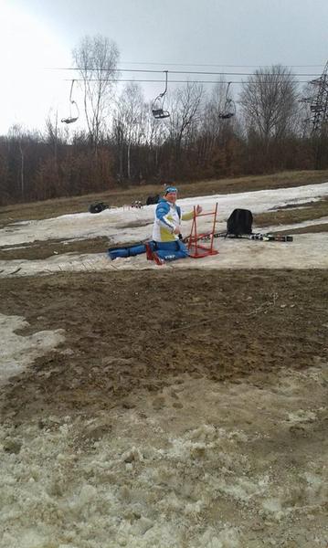 На Закарпатті у калюжі та у жахливих умовах провели Чемпіонат України з лиж - фото 3