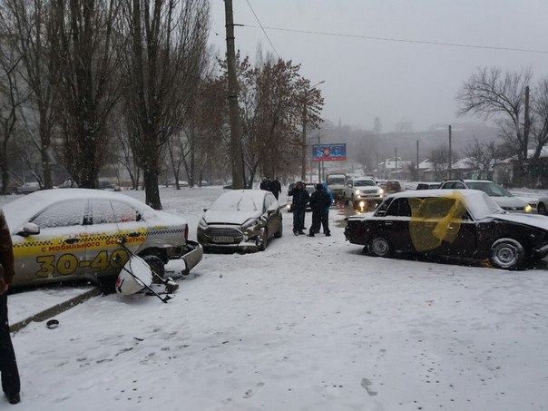Водії стали першими жертвами снігу в Харкові - фото 2