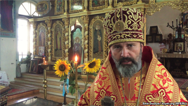 В окупованому Криму зі сльозами молилися за Україну - фото 4