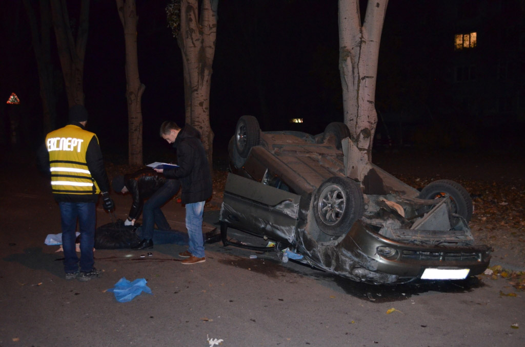 У страшній аварії в Запоріжжі загинули троє 22-річних юнаків - фото 3
