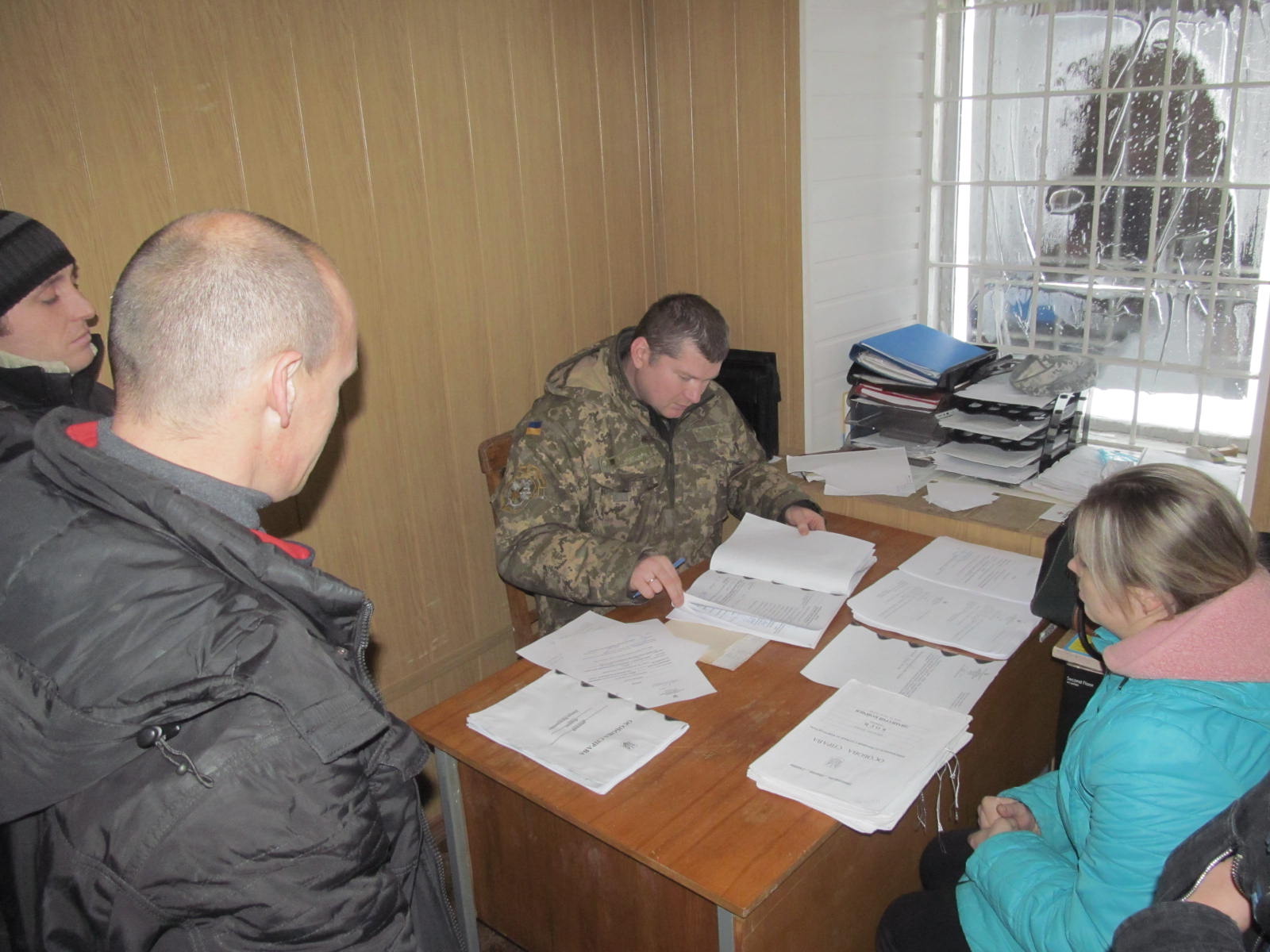 Харківщина відправила до армії перших контрактників з єдиною дівчиною  - фото 1