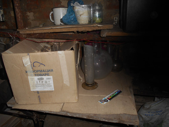 Мешканець Сумщини у гаражі налагодив майже "промислове" виробництво важких наркотиків   - фото 5