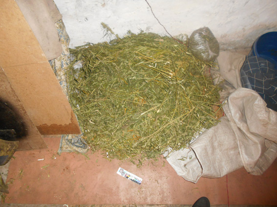 Мешканець Сумщини у гаражі налагодив майже "промислове" виробництво важких наркотиків   - фото 2