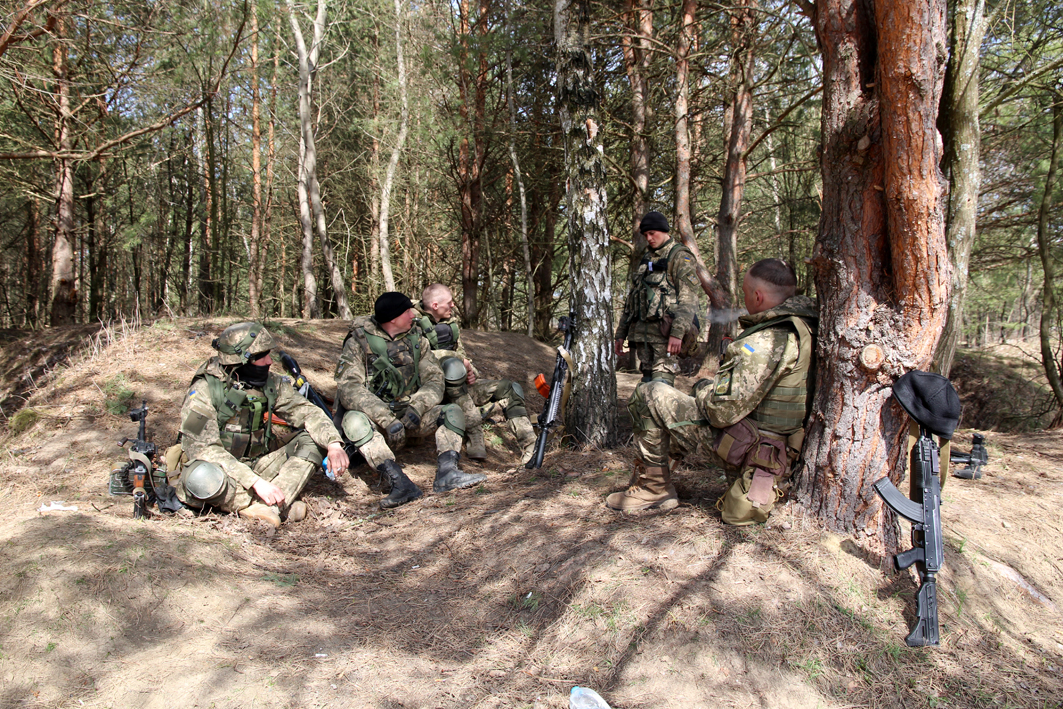 Як українські десантники вчаться під керівництвом іноземних інструкторів (ФОТО) - фото 1