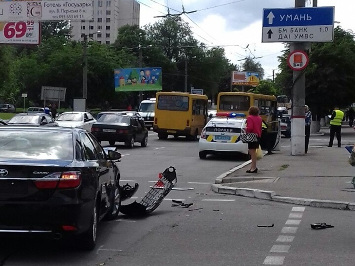 У Кіровограді сталася серйозна ДТП за участю маршрутки - фото 2