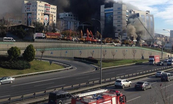 Як палає готель у Стамбулі (ВІДЕО, ФОТО) - фото 1