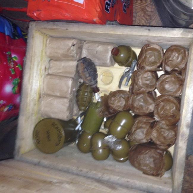 Поблизу Авдіївки викрили схрон з російським гранатометом та сухпайком (ФОТО) - фото 8