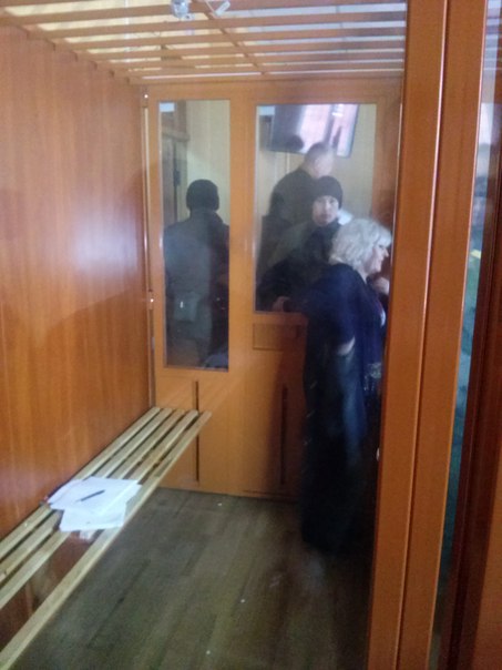 Штепу доставили до суду під конвоєм з восьми озброєних бійців  - фото 2