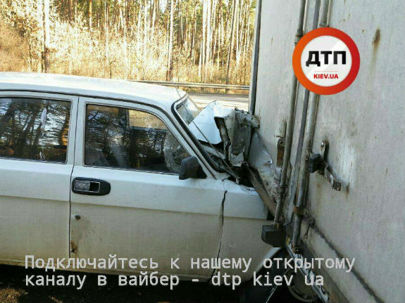 На Київщині одразу п`ять автомобілів влаштували ДТП - фото 2