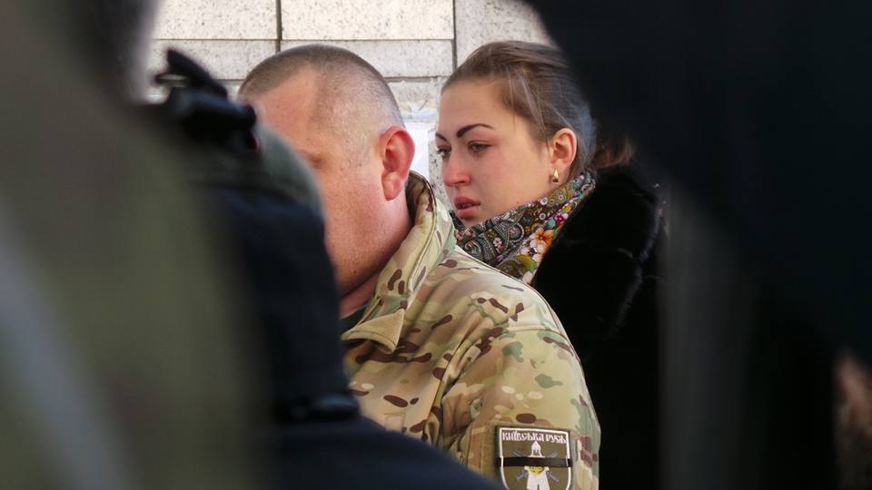 На Майдані попрощалися з бійцем, який загинув на Світлодарській дузі (ФОТО) - фото 3