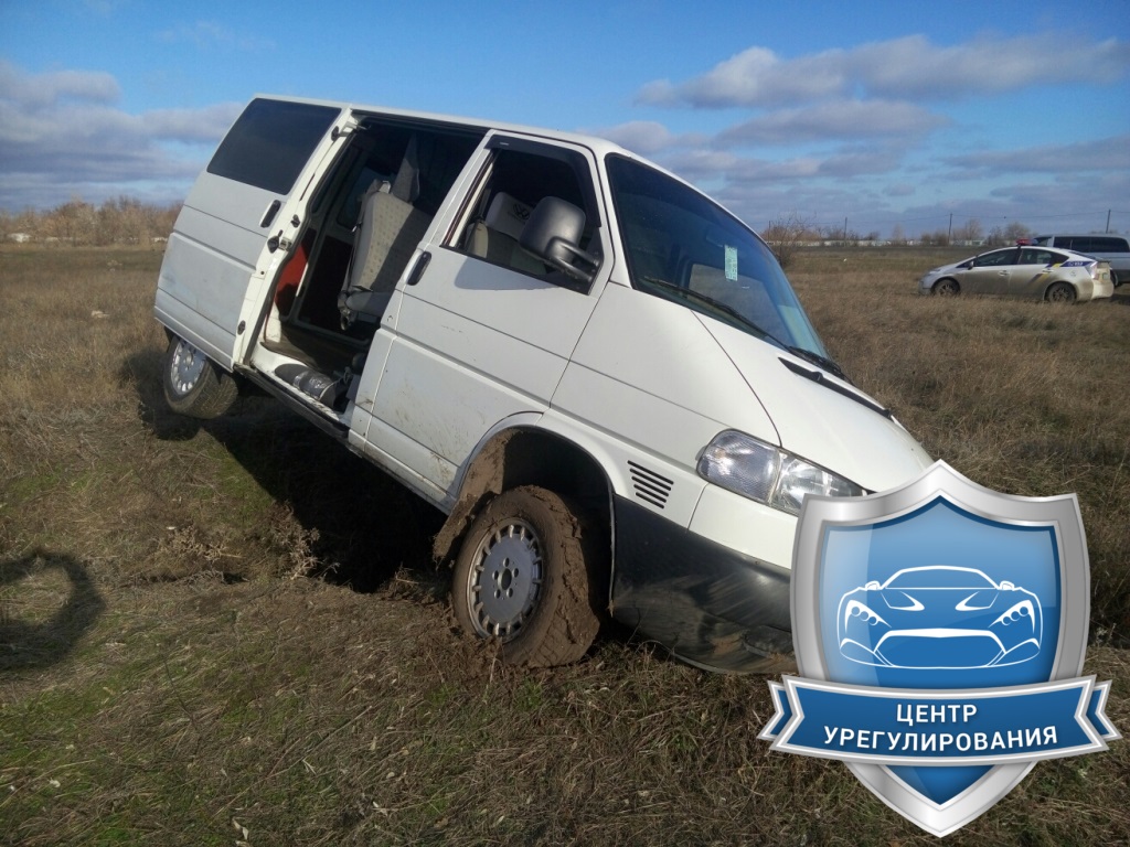 Загадкове ДТП: Поблизу Миколаєва знайшли у кюветі покинутий автомобіль без водія