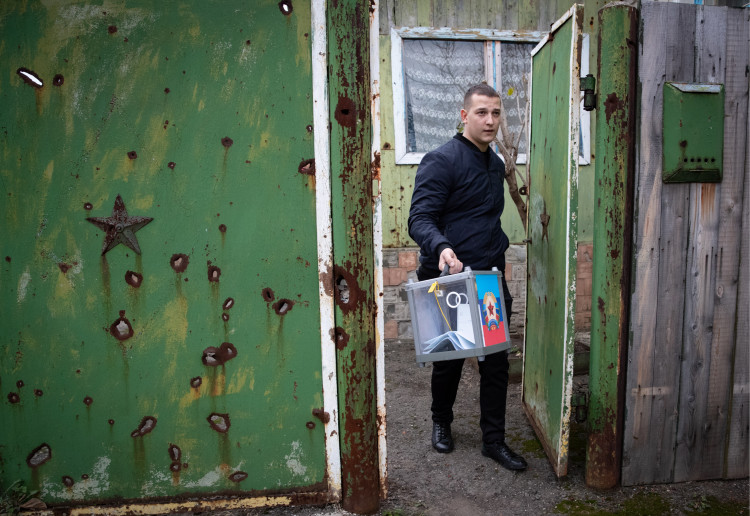 Итоги недели на оккупированных территориях востока украины: псевдовыборы, легенды о химическом оружии, "иностранные наблюдатели" и другие "официальные" лица
