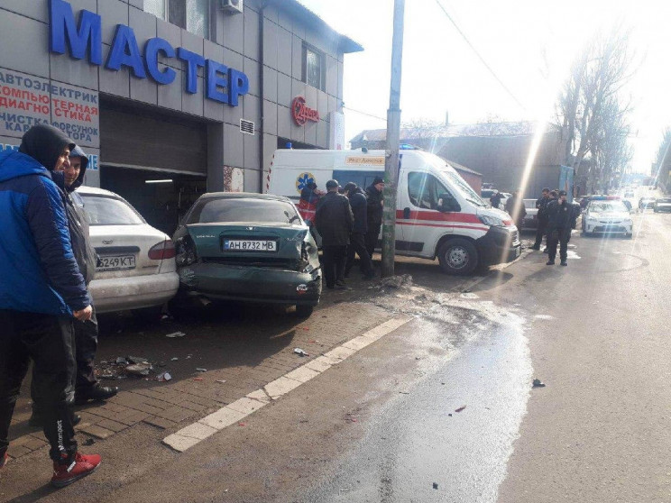 В Маріуполі зіткнулися п'ять автомобілів…