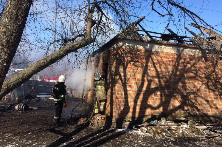 На Харківщині в палаючому будинку знайшл…