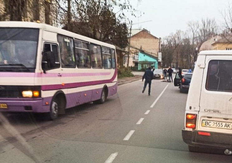 У Дрогобичі під колесами автобуса загину…