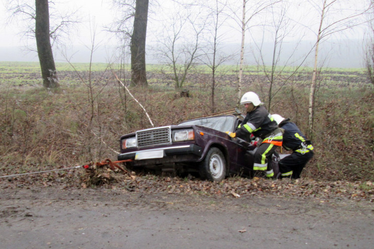 На Теофіпольщині автівка злетіла в кювет…