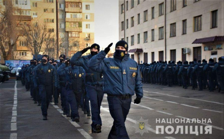 Понад півтори тисячі поліціантів охороня…