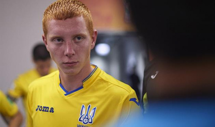 Молодой футболист сборной Украины завери…