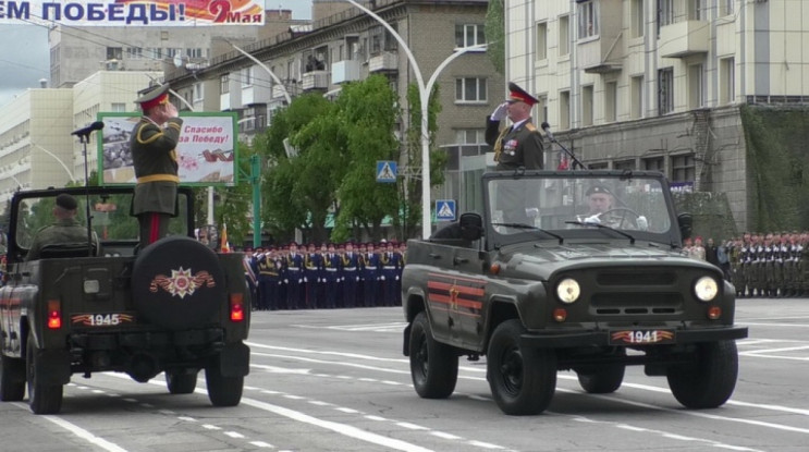 У "ЛНР" провели парад попри ситуацію з к…