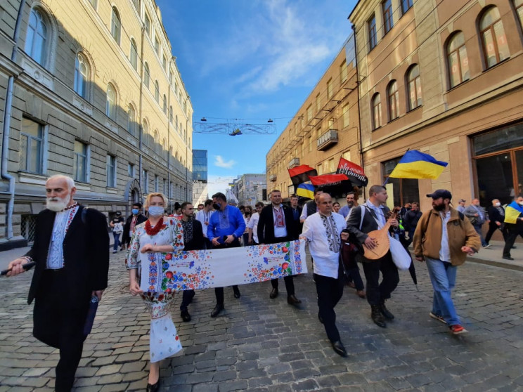 Пісні, рушники та дистанція: Як харків’я…