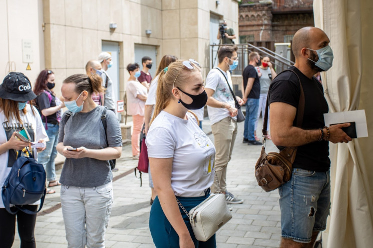 У Дніпрі обласний центр масової вакцинац…