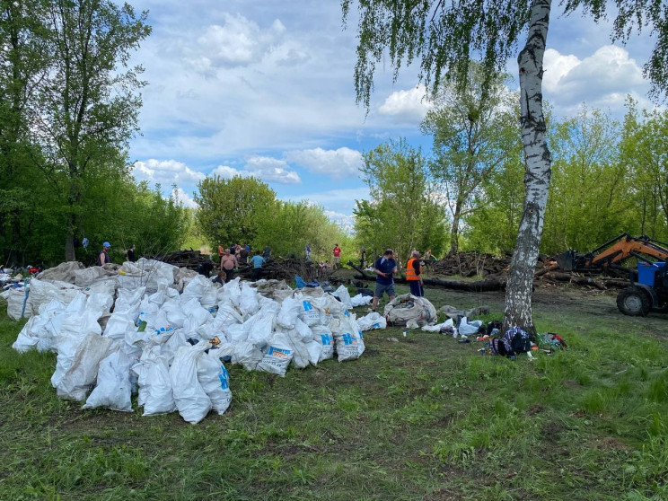 На майдан в центрі Харкова привезли тонн…