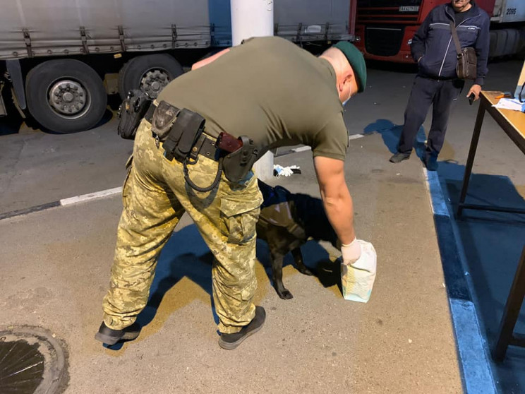 На Харьковщине пограничники нашли крупну…