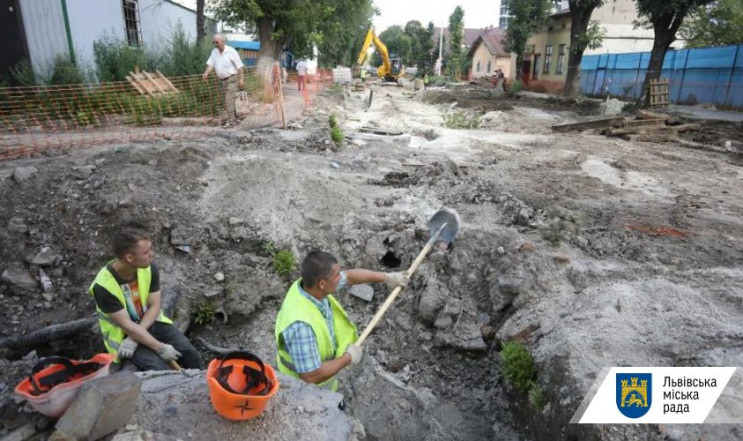 У Львові на пів року закривають для руху…